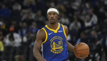 开云app官网下载-勇士总经理：不认为会交易巴特勒 期待他下赛季回归